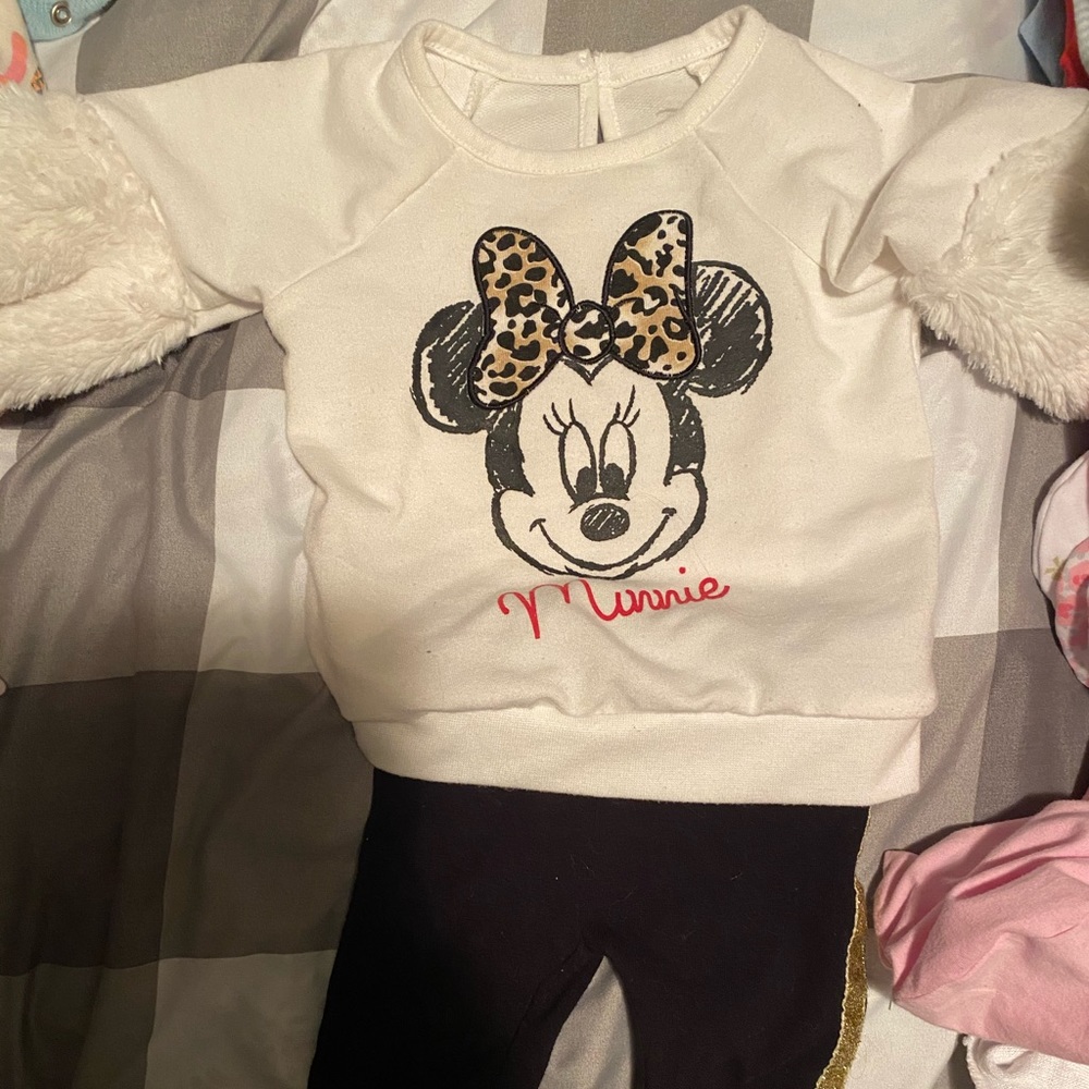 Minnie Mouse outfit